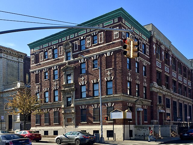 Bed-Stuy_20191130_-_36_-_Tompkins_@_Dekalb