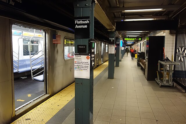 Brooklyn_College–Flatbush_Av_IRT_td_(2019-05-24)_02